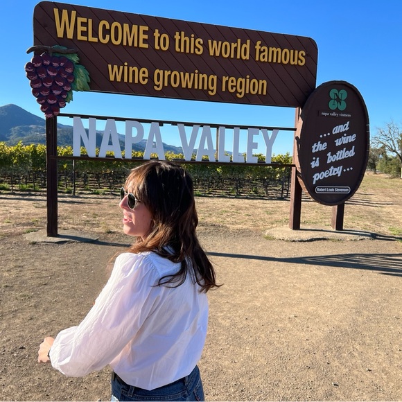 Meet your Posher, Jessica - Picture 1 of 1